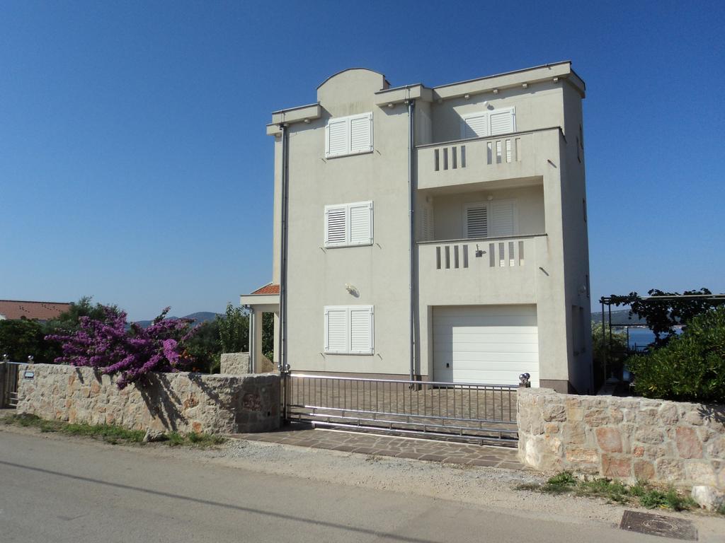 Apartments Delfini Sveti Filip i Jakov Zewnętrze zdjęcie